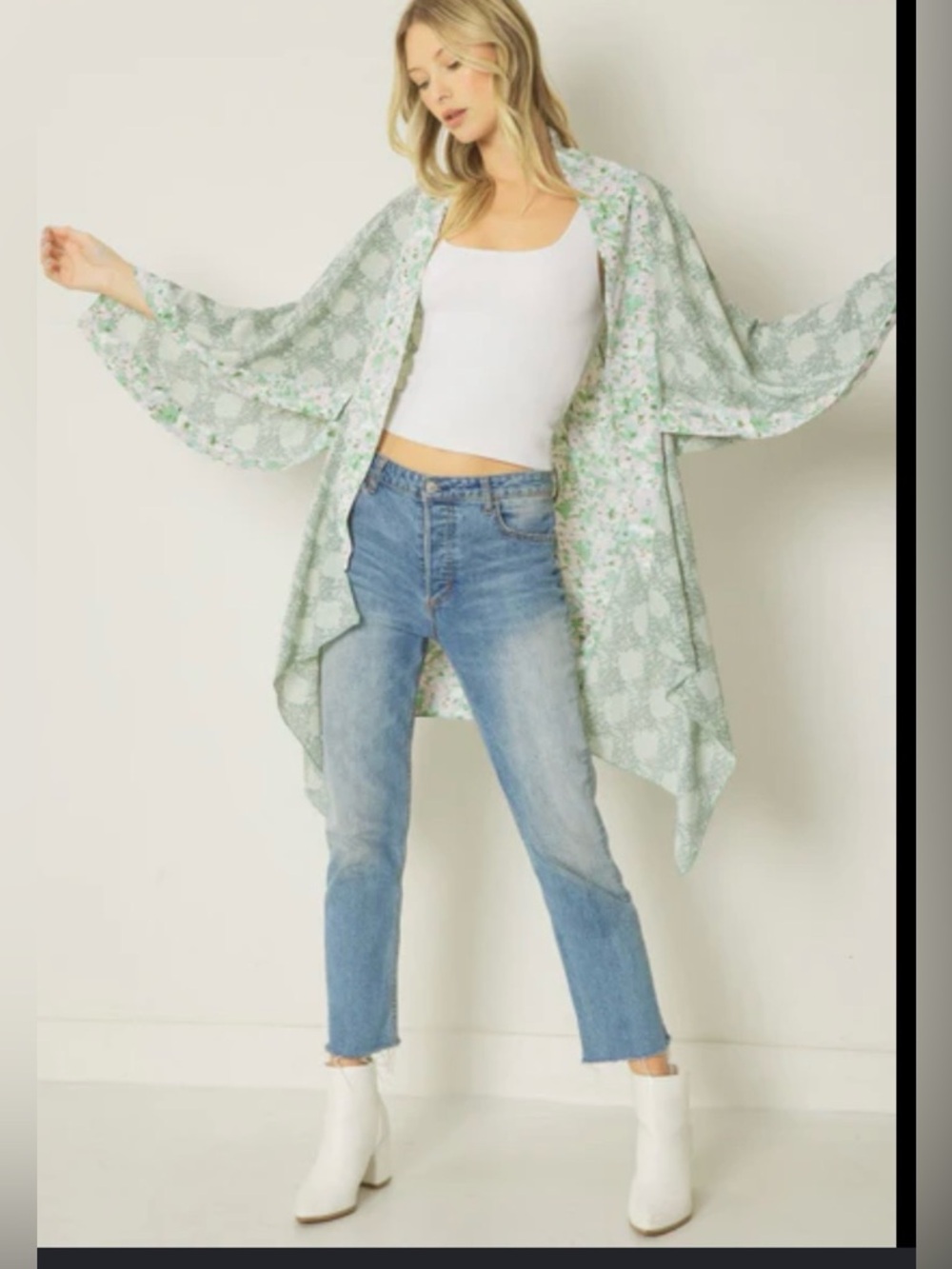 Entro NWT Open Boho Floral Kimono Large